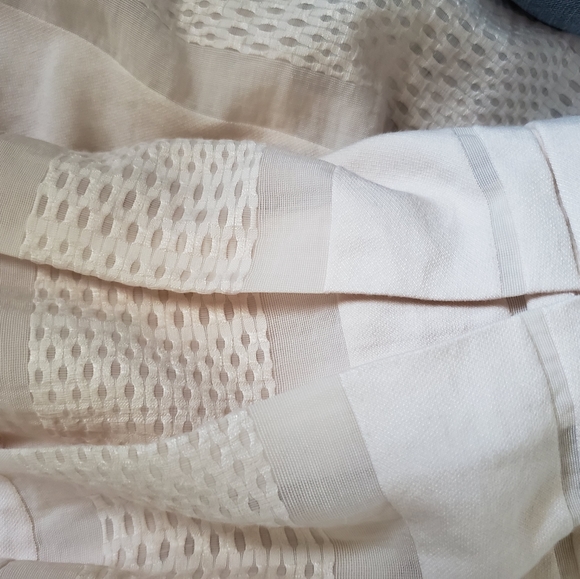 Contemporary skirt, pale pink creme color. - Picture 4 of 5